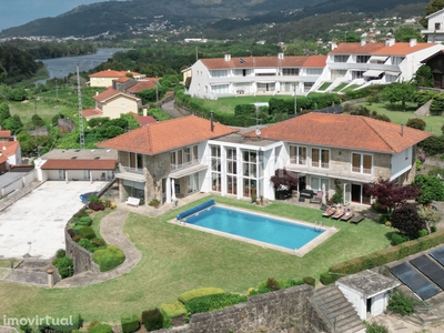 Moradia T4 com garagem e suite em Vila Nova de Gaia, Excelentes condiç