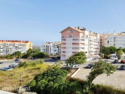 Apartamento T2 convertido em T3 na Cavaleira com 111,50 área total m²