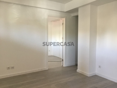 Apartamento T1 para arrendamento em Ajuda