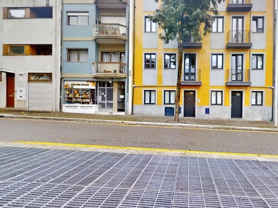 Apartamento T2 em Cedofeita, Santo Ildefonso, Sé, Miragaia, São Nicolau e Vitória de 106 m²