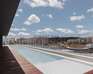 Apartamento T4 à venda em São Domingos de Benfica