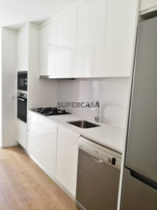 Apartamento T3 à venda em Santo António dos Olivais