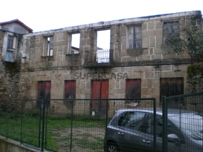 Casa Antiga T0 à venda em Teixoso e Sarzedo