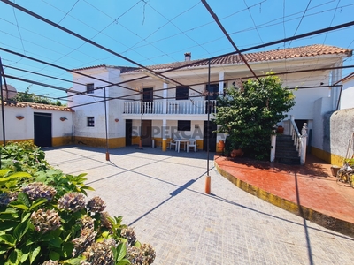 Moradia Isolada T4 à venda em Castanheira de Pêra e Coentral