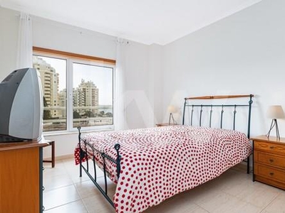 2 bedroom apartment - sea view with parking space in Armação de Pêra