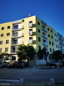 Apartamento T2 | 3 varandas | Garagem | Churrasqueira | Vista Lisboa
