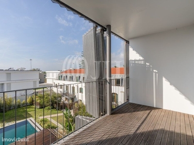 Apartamento T2 condomínio com piscina, Restelo, Lisboa