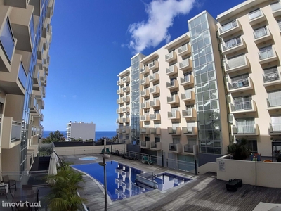 Apartamento T3 com piscina e vista mar para venda na Ajuda, Funchal, I