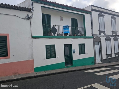 Casa de Cidade T5 em Açores de 130,00 m2