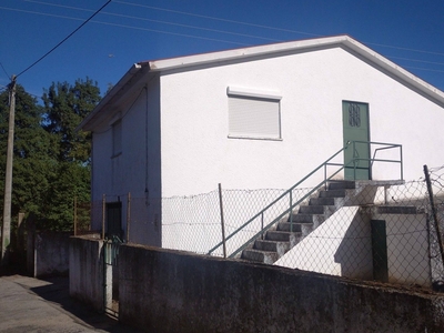 Casa / Villa T0 em Vila Cortês da Serra de 128 m²