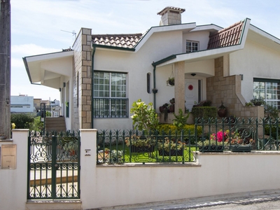 Casa / Villa T3 em Ribeirão de 210 m²