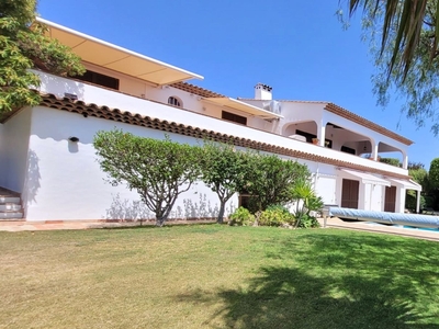 Casa / Villa T4 em Loulé (São Clemente) de 369 m²