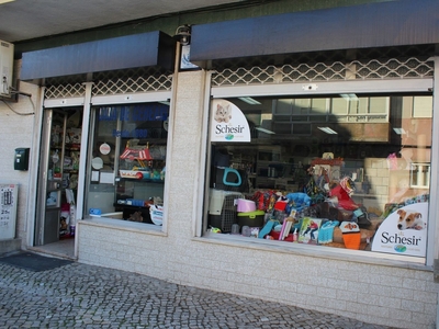 Comércio diverso em Alto do Seixalinho, Santo André e Verderena de 87 m²