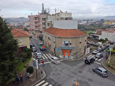 Prédio em Oliveira do Douro
