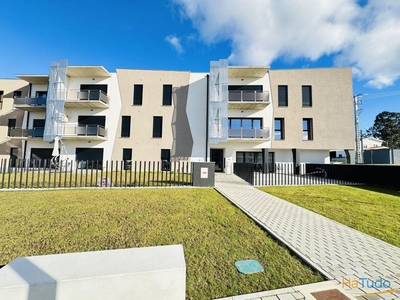 Apartamento T4 novo, para arrendamento em Santa Marta de Portuzelo - Viana do Castelo