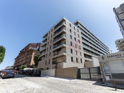 Apartamento de luxo novo T2, no último piso, Monsanto Urban Terrace -
