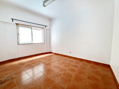 Apartamento T1 com Terraço