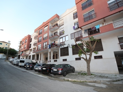 Apartamento T3 à venda na Rua da Choupaninha