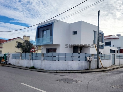 Moradia T3 Duplex à venda em Azeitão (São Lourenço e São Simão)