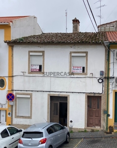 Moradia T4 Duplex à venda em Sé e São Lourenço