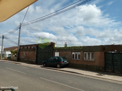 2 lotes de terreno com área de 547 m2, perto de Cadaval. ...