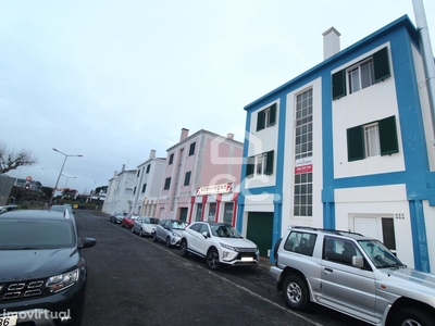 Apartamento Duplex com 3 Quartos - São Pedro - Vila Franca do Campo