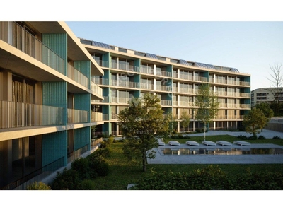 Apartamento T2 com Varanda em Condomínio Privado com Pisc...