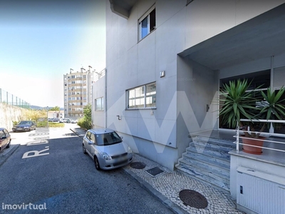 Apartamento T2 com varanda no centro de São João da Madeira