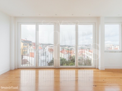 Apartamento T2 com vista em Campolide, Lisboa