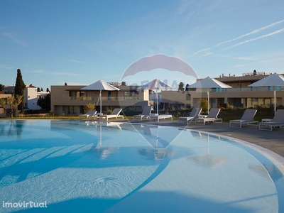 Moradia V4, com piscina, para venda em Porto de Mós, Lagos, Algarve
