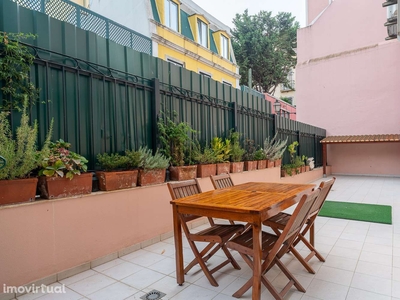 Apartamento T3 com terraço e garagem em São Bento, Lisboa