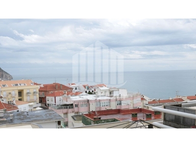 Apartamento T3 com vista mar.