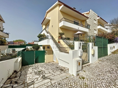 Apartamento T2 Duplex com Terraço e Vistas de Rio Douro