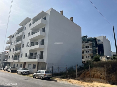 Moradia T3 em fase construção, situada em Vilar de Mouros...