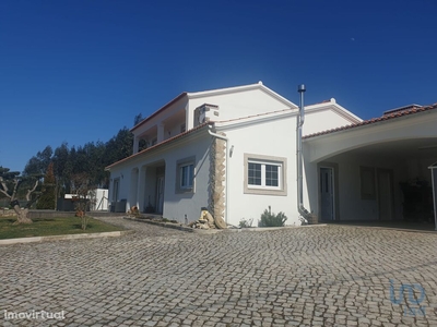 Casa / Villa T4 em Leiria de 228,00 m2