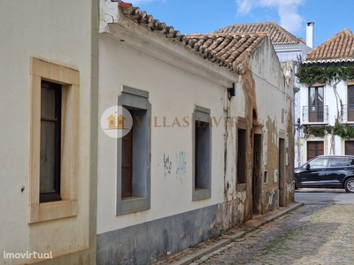 Centro de Tavira - Prédio para reconstrução e ampliação c...