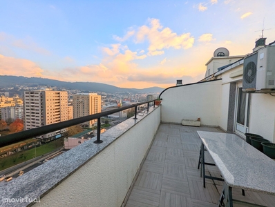 Apartamento T2 Novo no Montenegro.