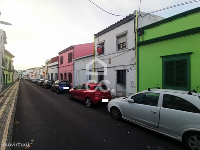Moradia com 2 Quartos - São José - Ponta Delgada