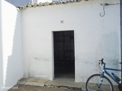 Moradia em aldeia típica alentejana - Pias