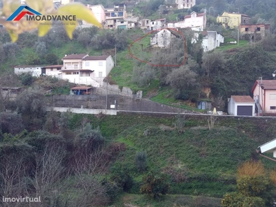 Moradia M4 a 12 kms de Coimbra para Remodelação Completa