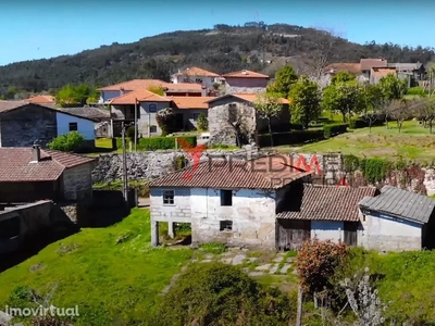 Moradia para reconstruir -Póvoa de Lanhoso