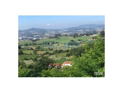 Moradia T5 com 3060m2 de terreno em Roriz, Sto Tirso, Porto