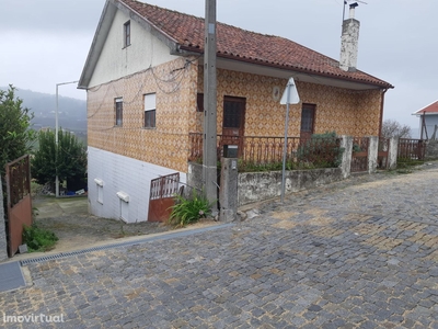 Moradia T5 Venda em Escudeiros e Penso (Santo Estêvão e São Vicente),B