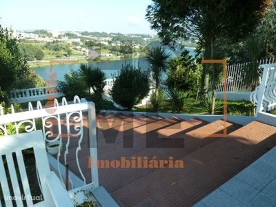 Moradia T6 de luxo c/piscina junto ao rio Douro