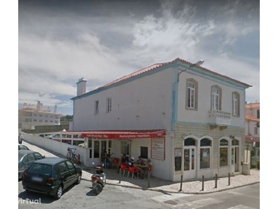 Restaurante-Café-Hostel e terreno urbano na Praia das Maç...