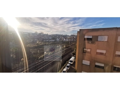 Apartamento T1 + Sotão, edificio 'Carvalho Laranjo', no c...
