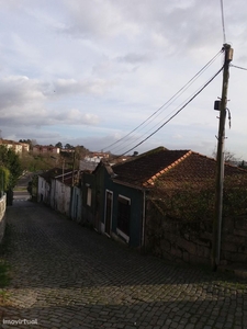 Terreno com Ruínas em Campanhã, junto à Circunvalação-Porto