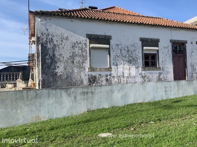 Venda de moradia para reconstrução, Monserrate, Viana do Castelo