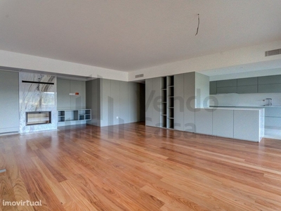 Vende-se Apartamento Novo T4 -Luxo - Braga/Centro