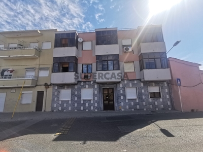 Apartamento T2 à venda na Rua Eduardo Augusto Pinto